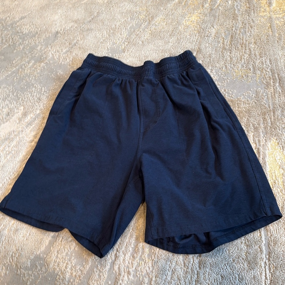 Men’s Beyond Yoga dark Blue take it easy shorts size XL in EuC with pockets